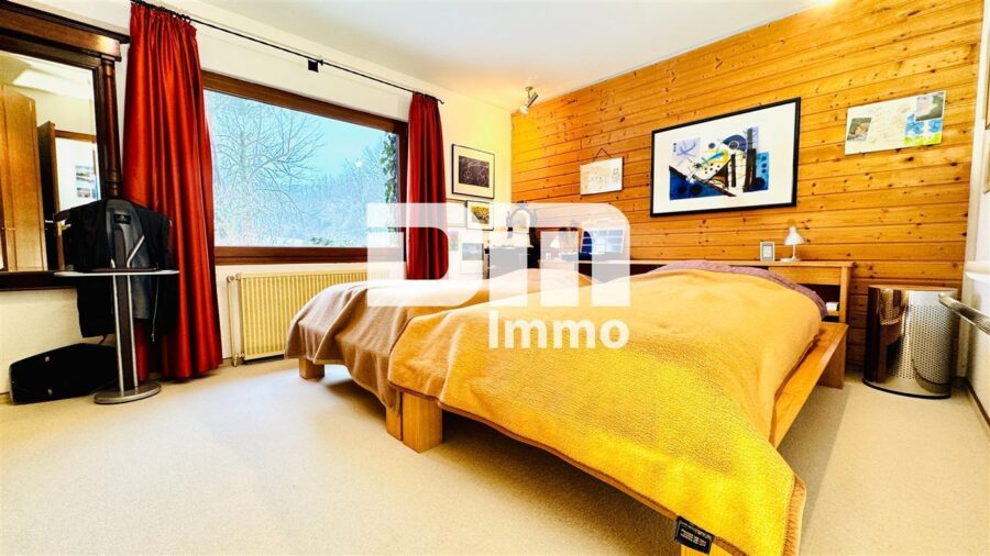 Großer altengerechter Bungalow mit großem Garten, 2 Terrassen, Garage und Einliegerbereich - EG Schlafzimmer